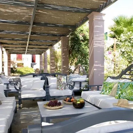 9 Muses Santorini Hotel Perivolos (Santorini)