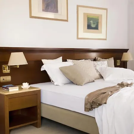 Hotel 9 Muses Santorini 5*
